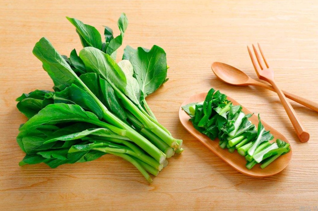 骨质疏松|骨科医生坦言:骨骼“喜爱”3种食物,平时多吃,或能壮骨且长寿