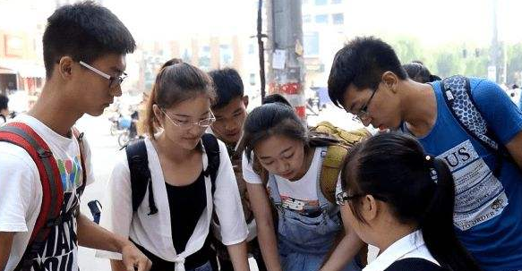 大学|大学里吃“青春饭”的专业，听着高端，但中年失业是常事