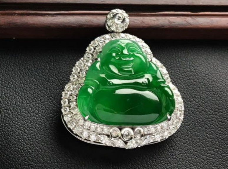 翡翠|翡翠饰品虽然很受欢迎，但也不是所有人都能戴，你知道为什么吗？