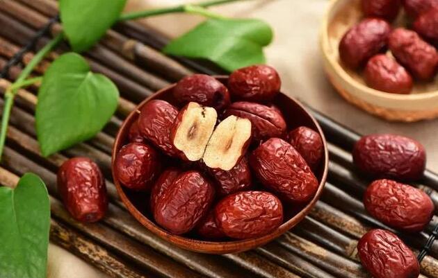 睡眠|中医:吃得好自然睡得香,9种常见食物有助睡眠