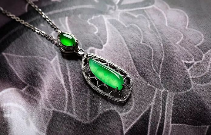 翡翠|新人注意了，这三种翡翠很难升值，尽量不要购买