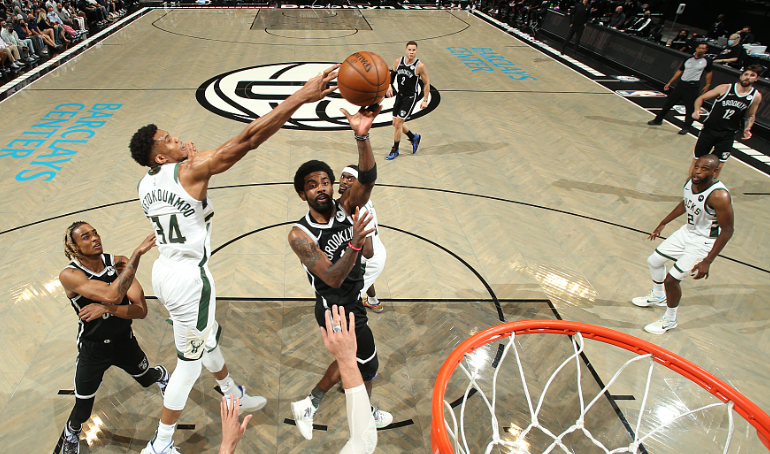 篮网队|篮网延续两大神迹！纳什用人遭质疑：垃圾时间也不撤下主力