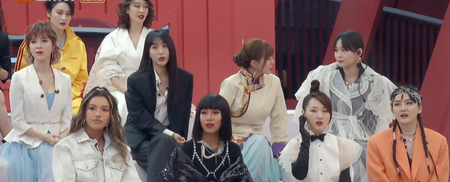 李菲儿|李菲儿穿露脐装录节目，失去十级瘦身，这就是33岁女明星的腰围？