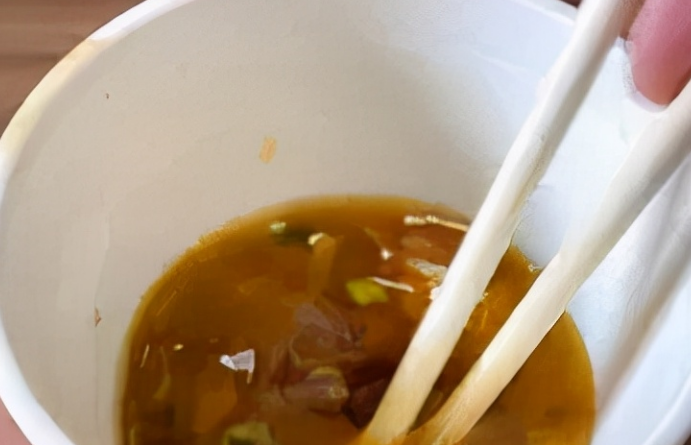 黄芪|喝一次等于10斤猪油，23岁女学生确诊胃癌，医生：只因常喝1种“汤”