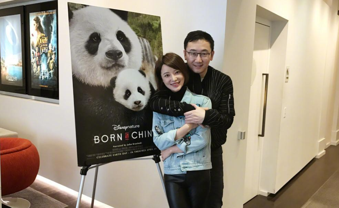 秦岚|他曾向秦岚求婚4次,被拒后娶小12岁央视主持人,如今成人生赢家