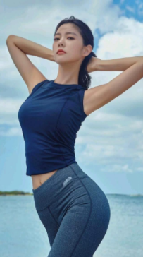 陈冠希|曾在韩娱混不下去的她，来到大陆的发展还是蛮不错的，幸好没步张娜拉的后尘！