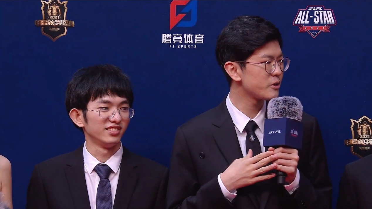 edg战队|EDG选手“努力赚钱”引热议！接了各种商务代言，还要去直播带货