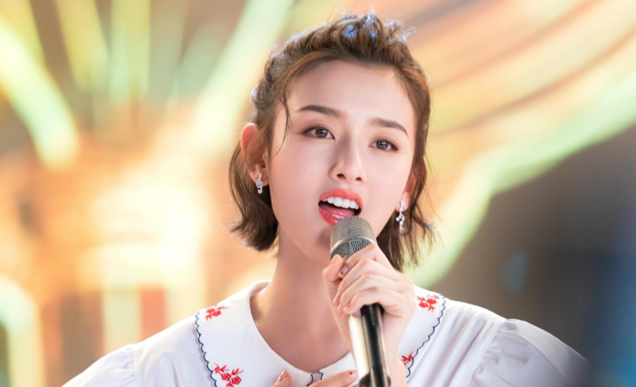 齐如意|她曾让亿万观众落泪，凭“小花”一角成名，今23岁美到不敢认！