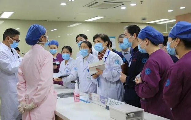 浅笑嫣然雨 医生这个行业怎么样!