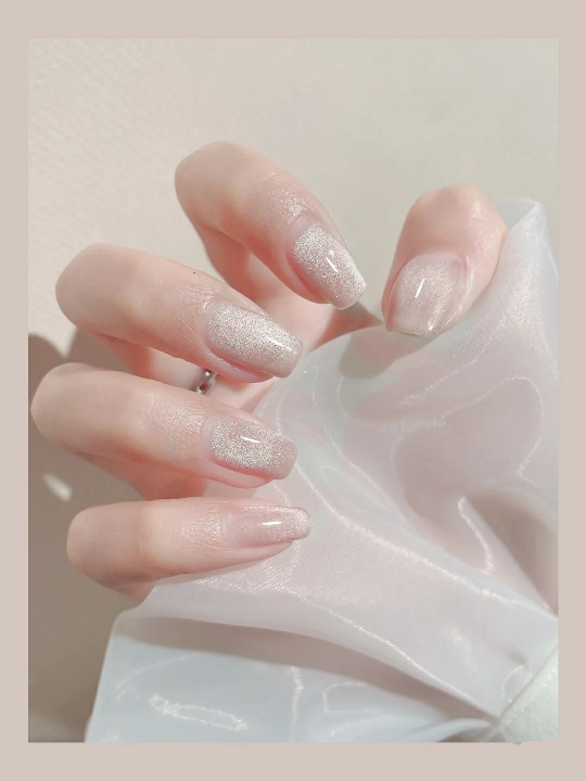 美甲|惊艳的美甲有哪些？这些值得尝试，简单百搭很适合日常