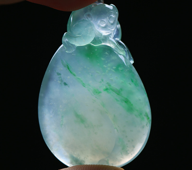 翡翠|翡翠的雕刻非常重要,对它的价值有影响,对工艺的要求也很高