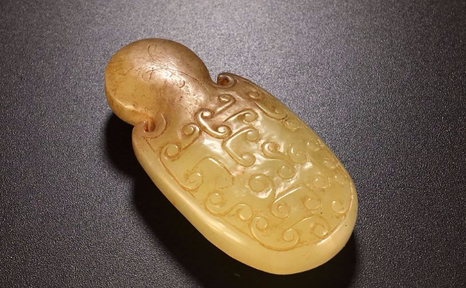 |盘玉是玩和田玉的重要环节,人养玉三年,如何正确养和田玉?