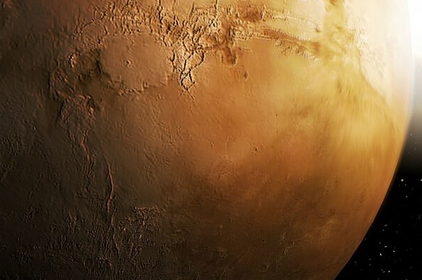 探奇怪|祝融号最新传回照片，出现“人形物体”，火星真的存在外星文明？