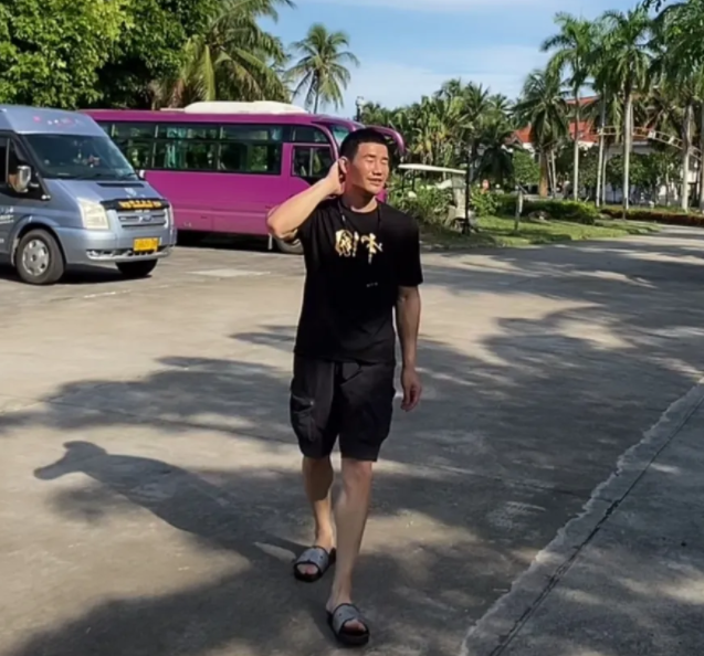 谢孟伟|一个18线演员这么有钱？嘎子谢孟伟与网友们聊投资