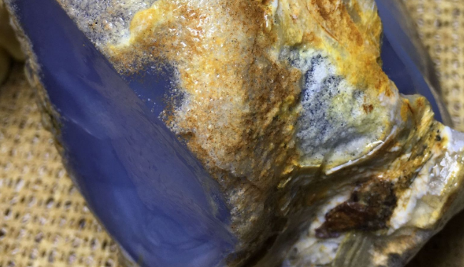 翡翠|翡翠价格有没有标准,为什么不论克售卖?原因是什么