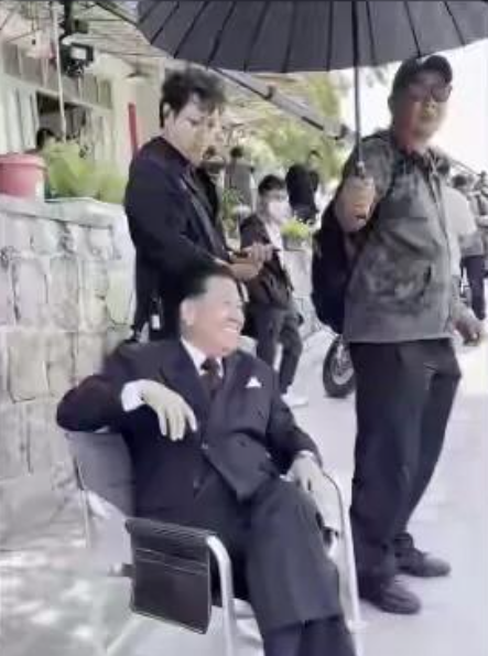 娱乐圈|娱乐圈最喜欢倚老卖老的男明星，往男演员头上浇酒，砸女工作人员脸