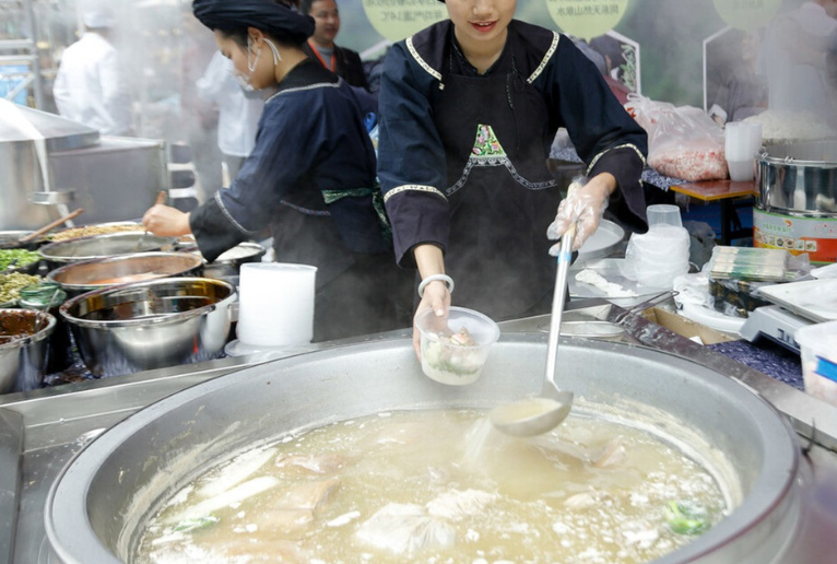 唐药师说健康|肝不好的人注意：7种食物催化乙肝，管住嘴，或有助于康复