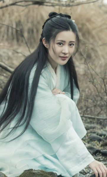 邬靖靖|出道就被姑父捧红，现在姑父改捧小30岁娇妻，她靠演网剧为生