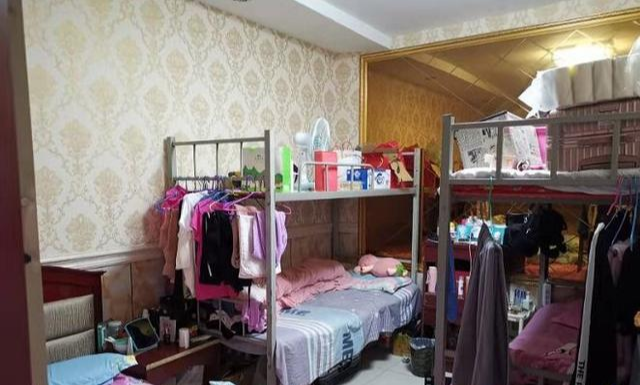 西安一足浴店女员工太无辜,在宿舍被男人乱摸,后被殴打至尿失禁