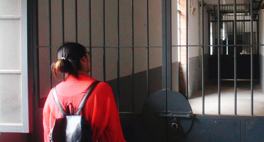 动向故事|故事：3个月前丈夫停止寄钱；我找到他时，却得知他入狱已有一年