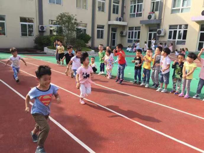 东林富谈育儿|女儿9月份上了幼儿园，哭过3次，抓好逆商教育，孩子会很快适应