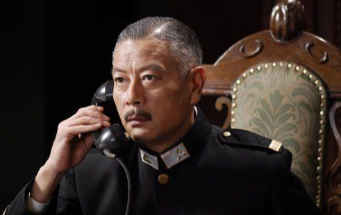 |没学过表演技术，之前是个木匠，现在成了老戏骨