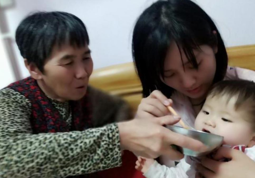 养生|52岁阿姨便秘10年,患肠癌离世,医生:“1物”吃太多,是自毁肠