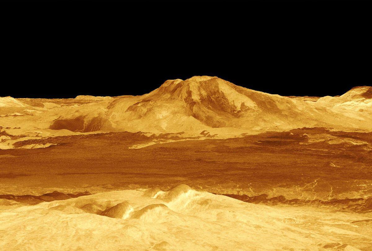 太阳系内,唯一穿裤衩、背心就能出去溜达的外星,离地球不远