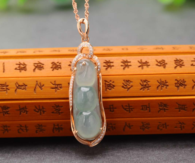 翡翠|翡翠之所以备受喜爱，是因为它有很多优势，其他玉石不能相比