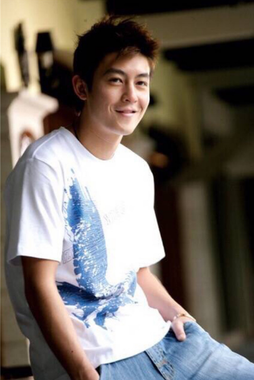 陈冠希|陈冠希当年有多受欢迎？看他和女明星的合照，就能够看出来了！