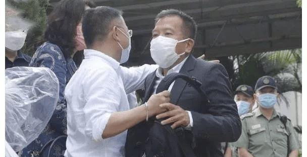 童书小窝|卖掉6房去争3百亿遗产，结果遗产没有争到，自己30亿还被没收了