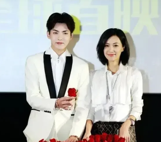 西拉米|一回国就搭上了女导演，成为顶流的吴亦凡，最终自毁前程！