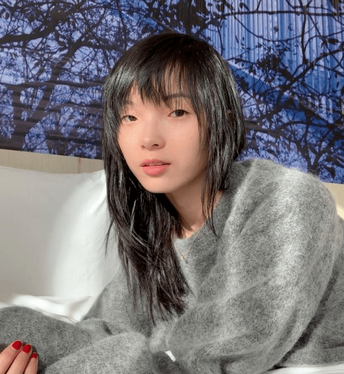 发型|国产176cm的人间“腿精”,黄金比例太撩人,逆天的“过肩折腿”可太秀了!