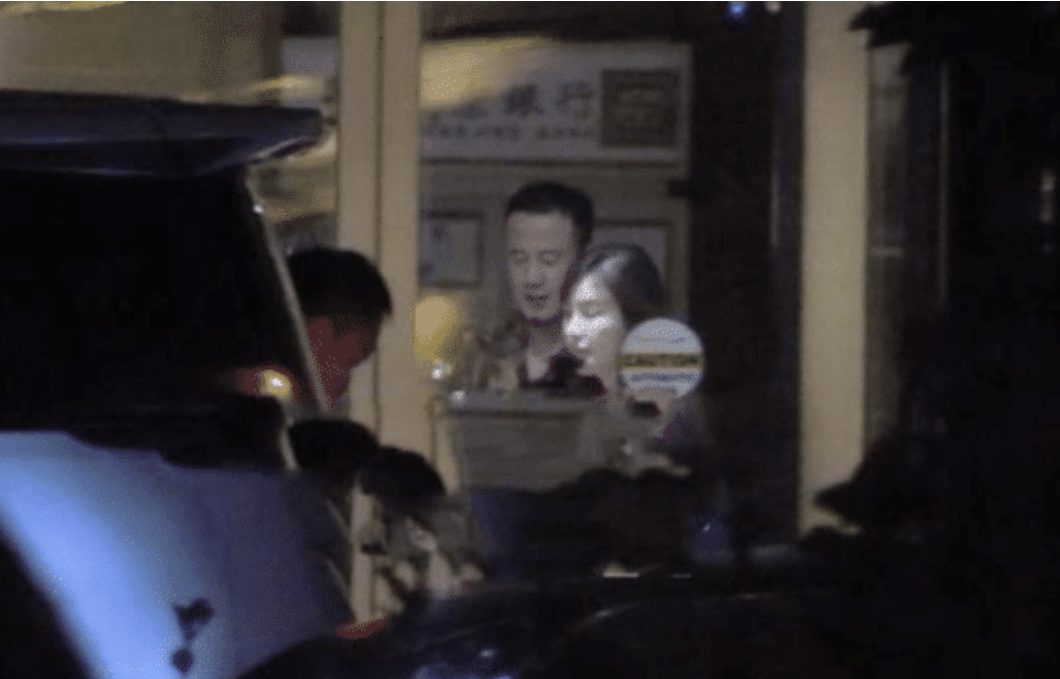 杨坤|吃软饭、同性恋，50岁杨坤被曝与男性接吻照，取向终于藏不住了？