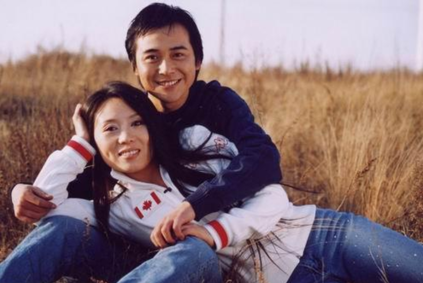 吴琼|27岁娶大15岁著名妻子，结婚16年未生孩子，却依旧恩爱如初