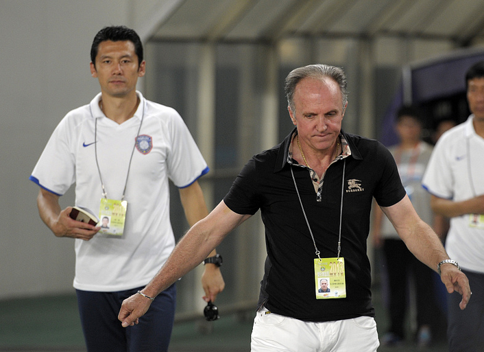 楊晨|已獲官宣！47歲楊晨通過面試，力壓4人擔任主教練，曾留洋轟19球