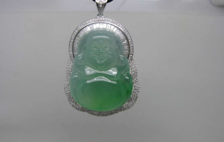 依沐翡翠 新人买翡翠时,要注意商家这几个“小把戏”,否则容易被骗