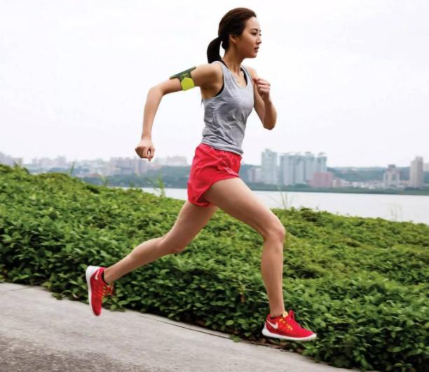 孙姐健康谈|老院士研究宫颈癌35年，总结2个“养宫绝招”，希望对你有帮助