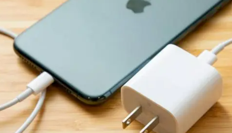 iPhone|IPHONE14将放弃原有充电接口,是苹果妥协了?还是另有目的?