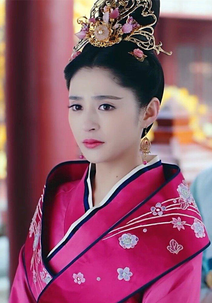 李心艾|李心艾，曾是周杰伦最美女主，现在她的身材和早前的她，胖若两人