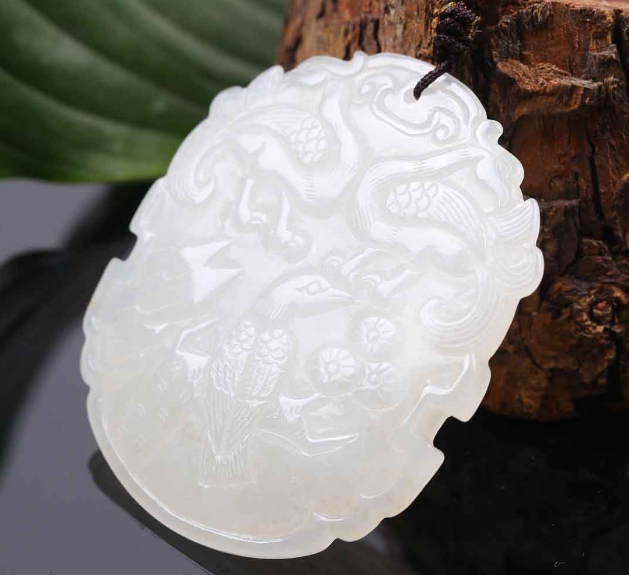 |知道和田玉的触感是什么样吗？那要细细的进行感受，才能深有体会