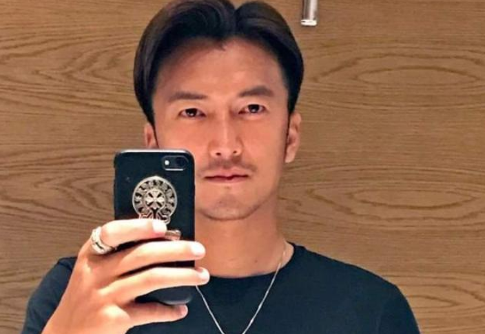 谢霆锋|小伙因长得太帅不甘心送快递，整容成谢霆锋，如今他已年入百万