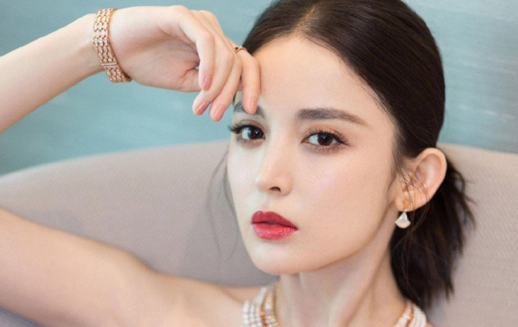 |古力娜扎颜值真的特别能打,就基本没见过特别崩坏的照片