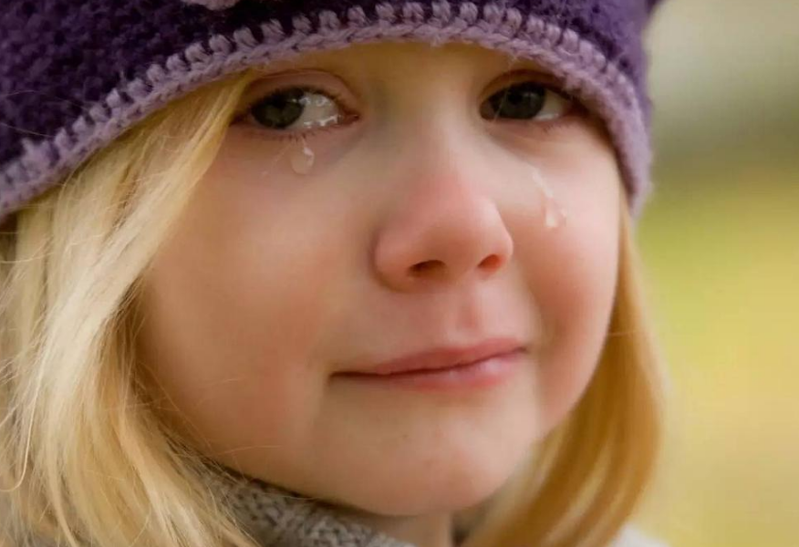 雷九趣说|孩子发脾气的时候，做父母的要控制好情绪，站在他的角度思考一下