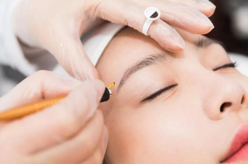 卵巢早衰|为什么不建议女人纹眉？看看专家是怎么说的，庆幸自己没有这么干