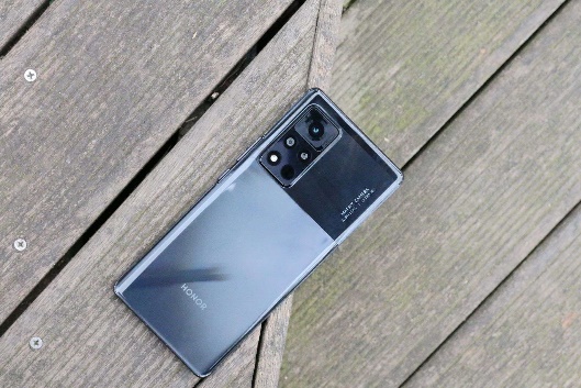 华为荣耀|荣耀V40评测：“压榨”出最大的性能？