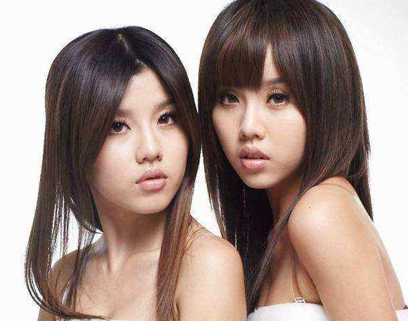 By2|by2双胞胎的俩姑娘，一路走来也挺不容易的