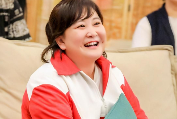 贾玲|贾玲被传姜昆“私生女”，两人原来是这种关系，藏得太深了！