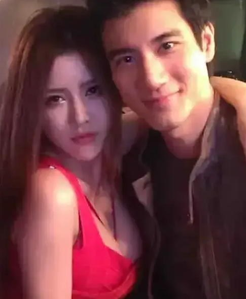 By2|双胞胎组合by2，妹妹算是把姐姐给“坑”惨了！