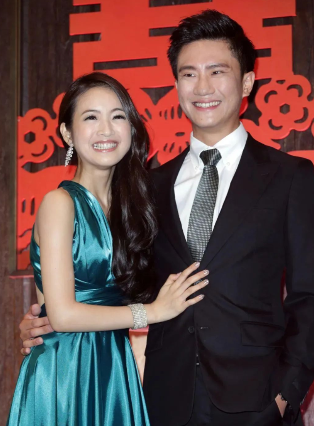 林依晨|林依晨的公婆开着百万豪车，还拿了很多礼物，态度180度大转变